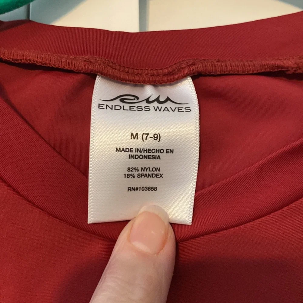 NWT ENDLESS WAVES RASHGUARD TOP - Picture 2 of 7